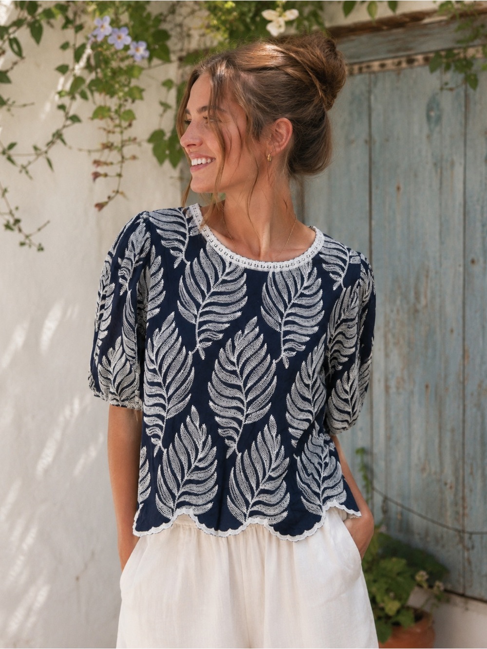 Solitaire Navy Embroidered Leaf Scalloped Rayon Blouse Medium Boho Cottagecore